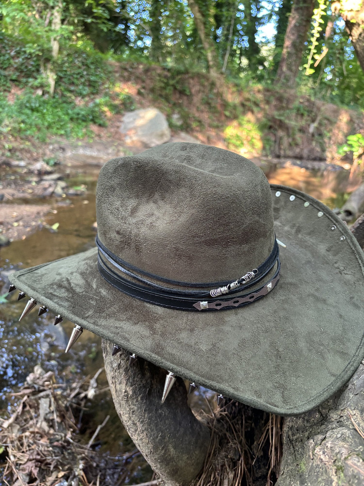 The Outlaw by Numa Hats